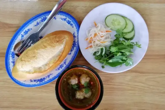 Bánh Mì cô Hiền