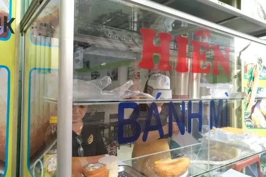 Bánh Mì cô Hiền