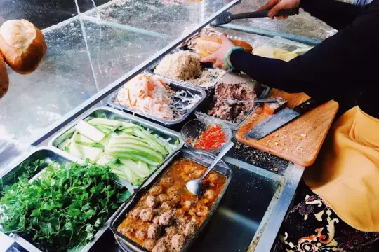 Bánh Mì cô Hiền
