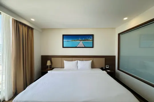 Khách sạn Miracle Luxury Nha Trang