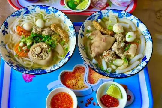 반자 타인땀 가정식 식당