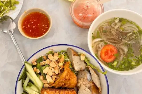 Co Dung Fresh Fish Noodle Soup