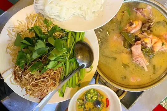 Quán Lẩu Gà Lá É Phú Yên