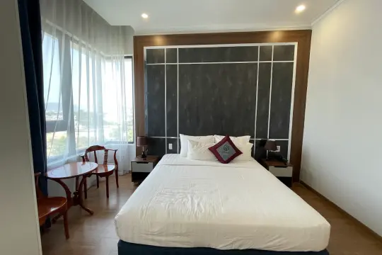 GREEN HOTEL