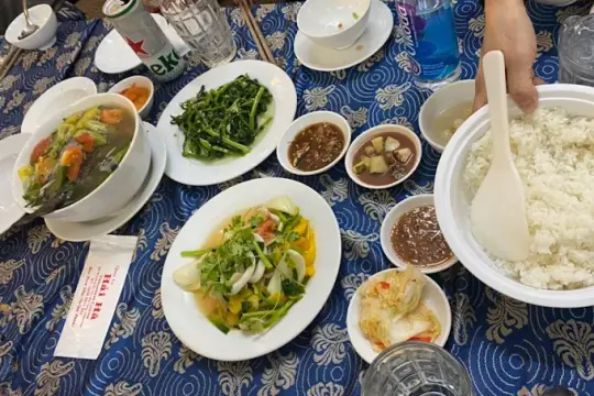 Quán cơm Hải Hà