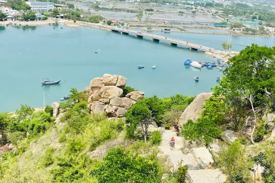 敕赐金山寺（Sắc Tứ Kim Sơn Tự）