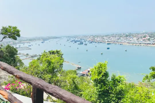 敕赐金山寺（Sắc Tứ Kim Sơn Tự）