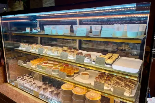 Tiffins Bakery & Café Tháp Bà
