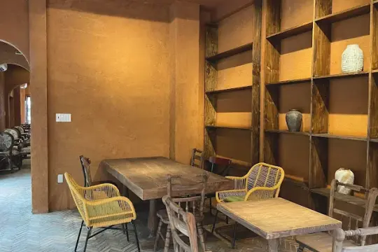Tiffins Bakery & Café Tháp Bà