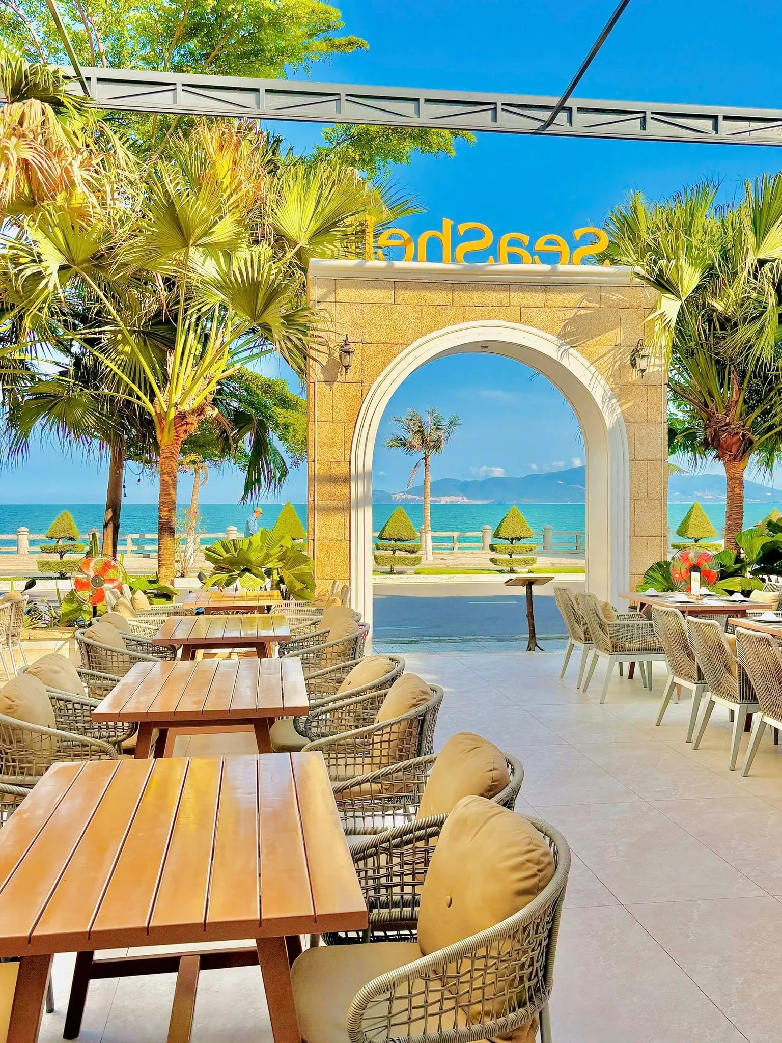 SeaShell Restaurant & Cafe Nha Trang