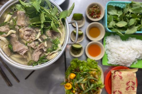 Tao Ngộ - Quán Lẩu Gà Lá É Phú Yên