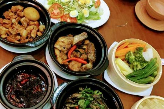 Cơm niêu Đèn Lồng