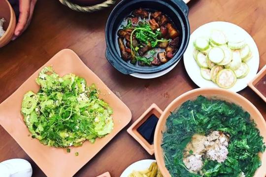 Cơm niêu Đèn Lồng
