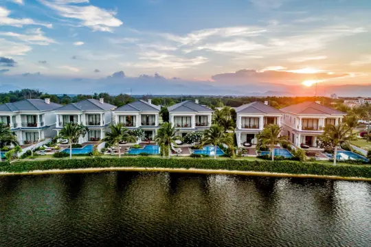 Meliá Vinpearl Cam Ranh Beach Resort
