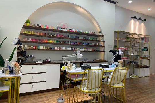 White Spa & Nail