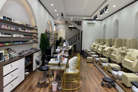 White Spa & Nail