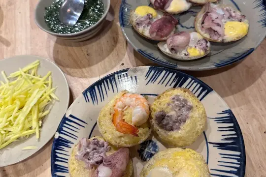 Tiệm Bánh Căn Tháng Năm