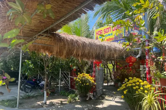 Hoa Sơn Quán Biển Rừng