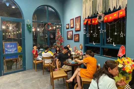 DeLion Café