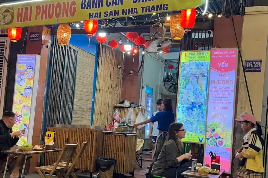 海芳 - 燕芽庄夜市小煎饼与越式煎饼店