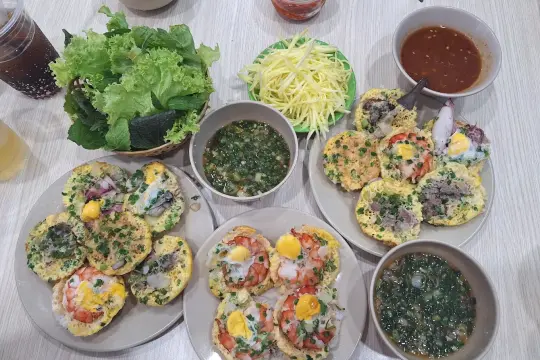 海芳 - 燕芽庄夜市小煎饼与越式煎饼店