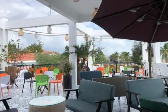 Kangaroo Cafe Bar Van Ninh