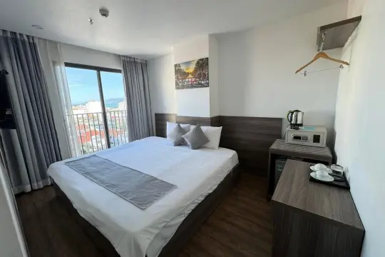Mega Light Hotel