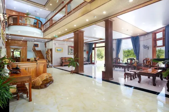 Hotel Nhật Tín