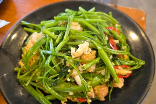 万丹巷螺类餐厅——芽庄街头美食天堂