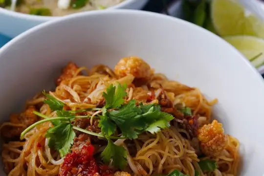 Phở Khô Hưng Huỳnh