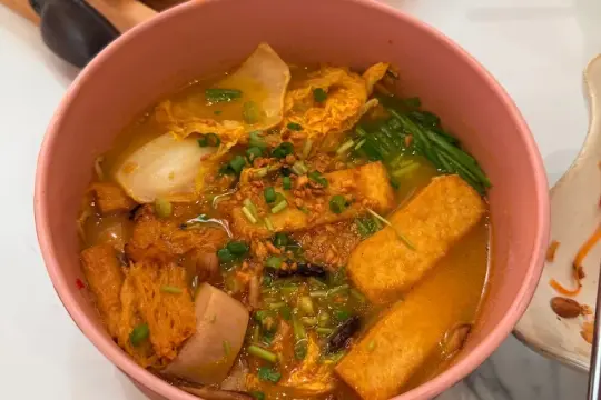 RICE ON RICE - 사랑스러운 작은 비건 식당