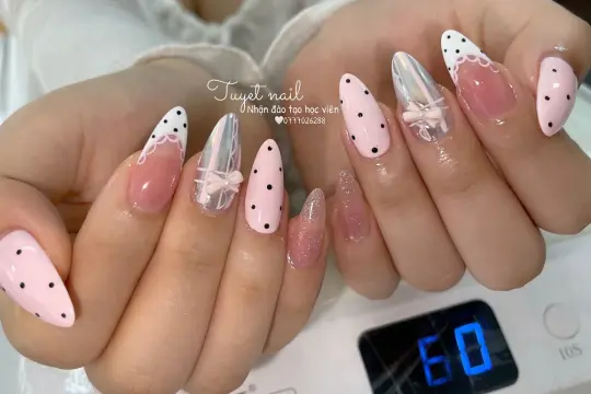 Tuyết Nail 2