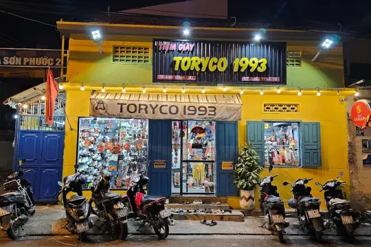 ORYCO 1993 Shoe Store