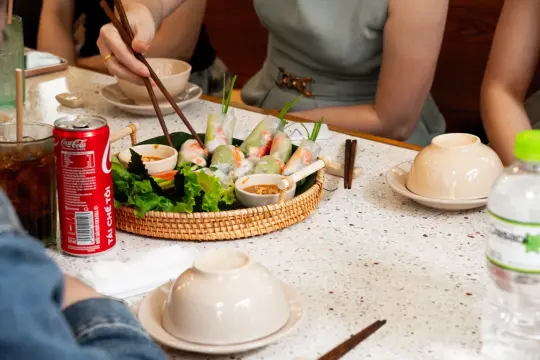Vị Việt Quán