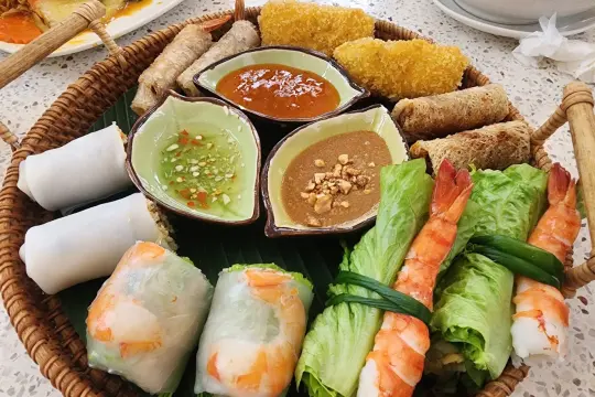 Vị Việt Quán