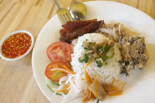 TRẠM - CƠM TẤM SÀI GÒN Vạn Giã – Hương vị cơm tấm chuẩn Sài Gòn tại Khánh Hòa