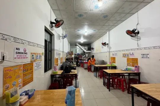 Quán Bánh Ướt Nóng Cô Mỹ
